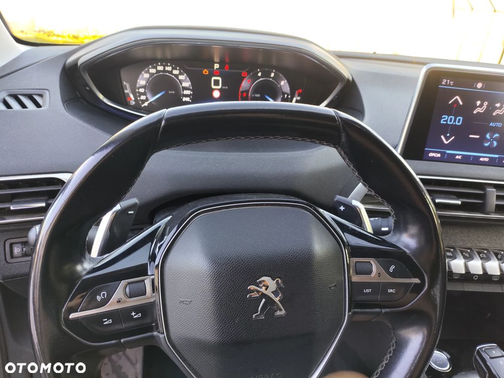 Peugeot 5008 1.6 BlueHDI Allure S&S EAT6 - 26