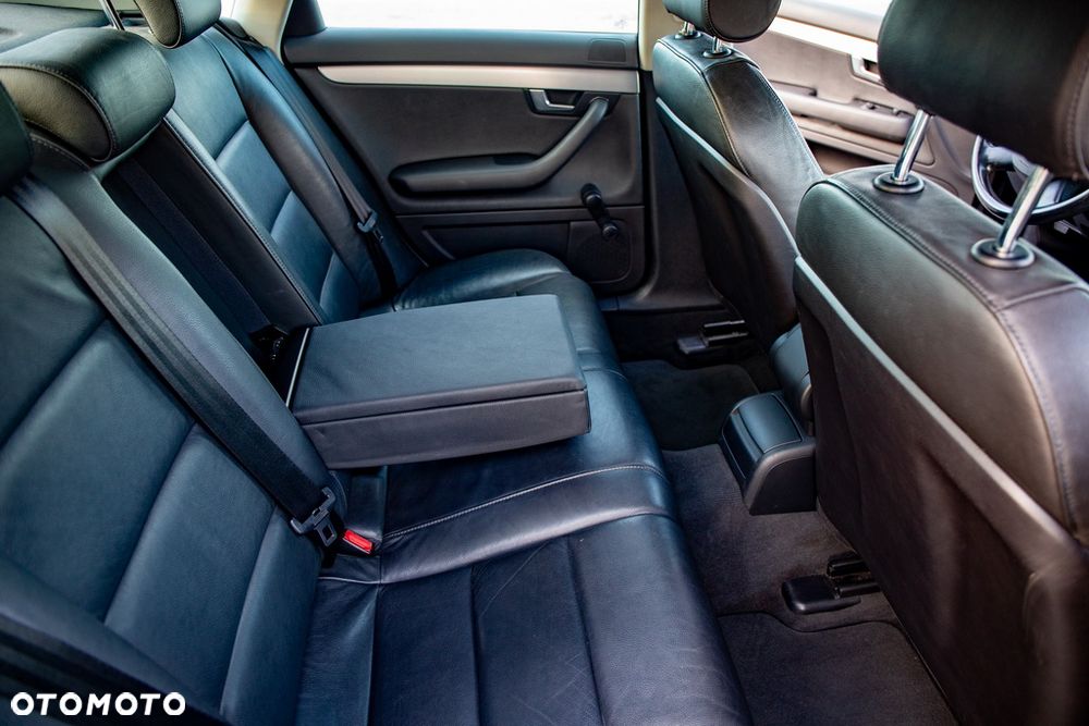 Audi A4 Limousine - 28