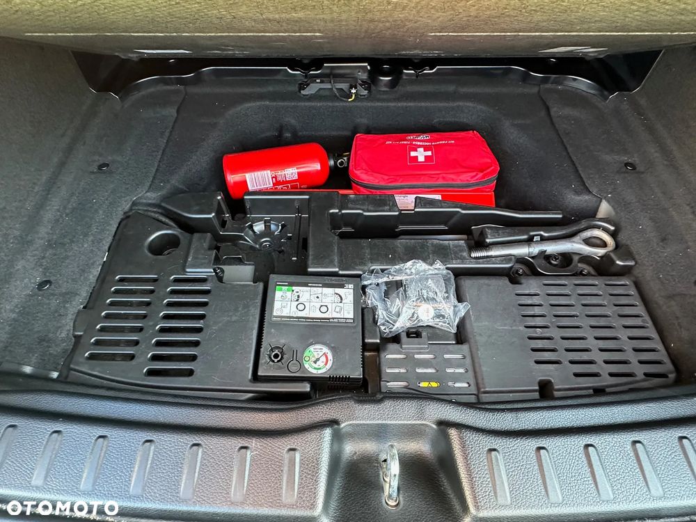 Mercedes-Benz GLA 250 4-Matic AMG Line - 12