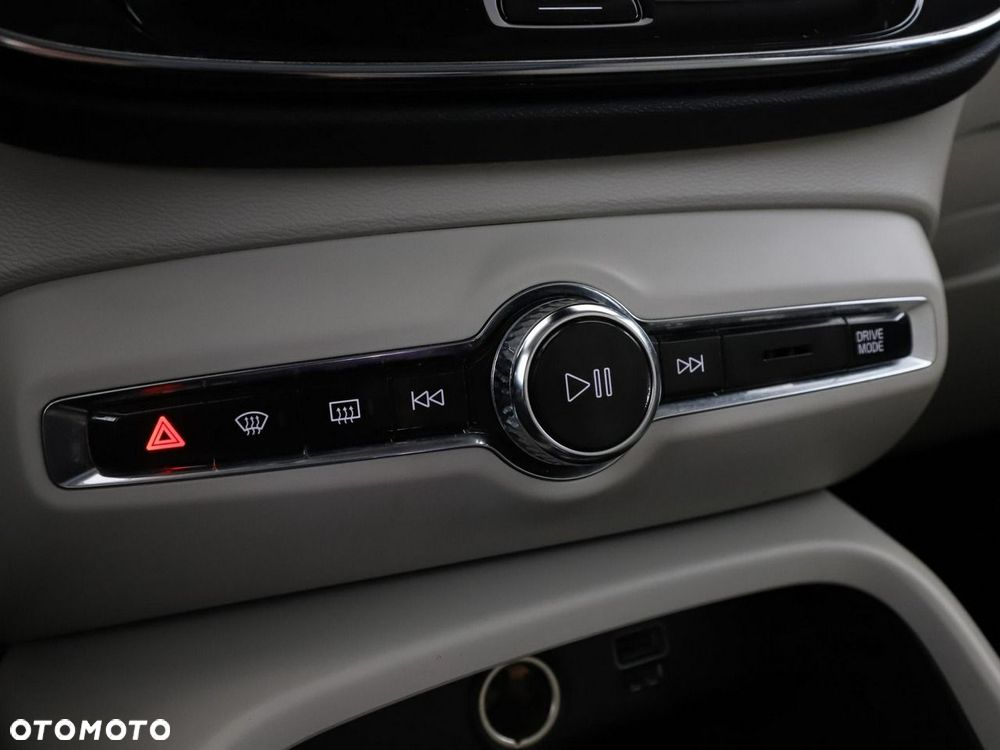 Volvo XC 40 T5 Plug-In Hybrid Inscription - 30