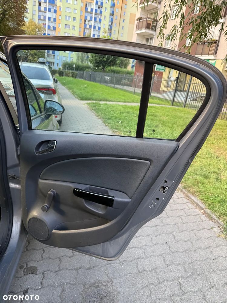 Opel Corsa 1.4 16V Cosmo - 14