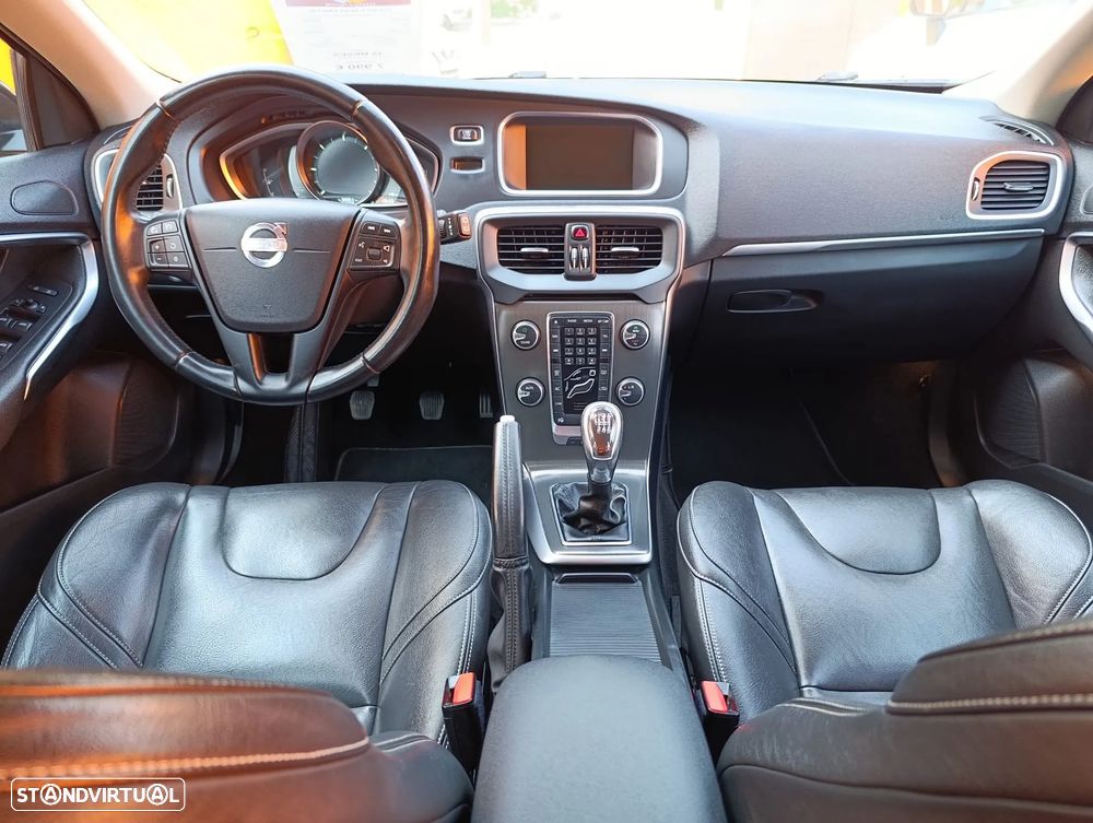 Volvo V40 D2 Kinetic - 6