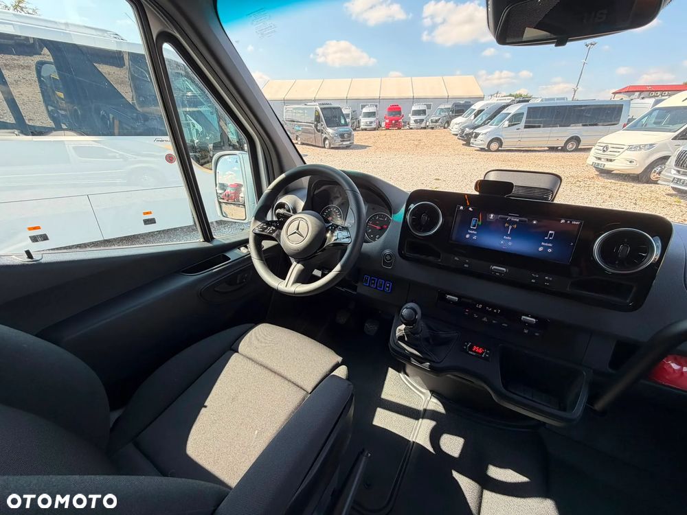 Mercedes-Benz Sprinter 519 - 13