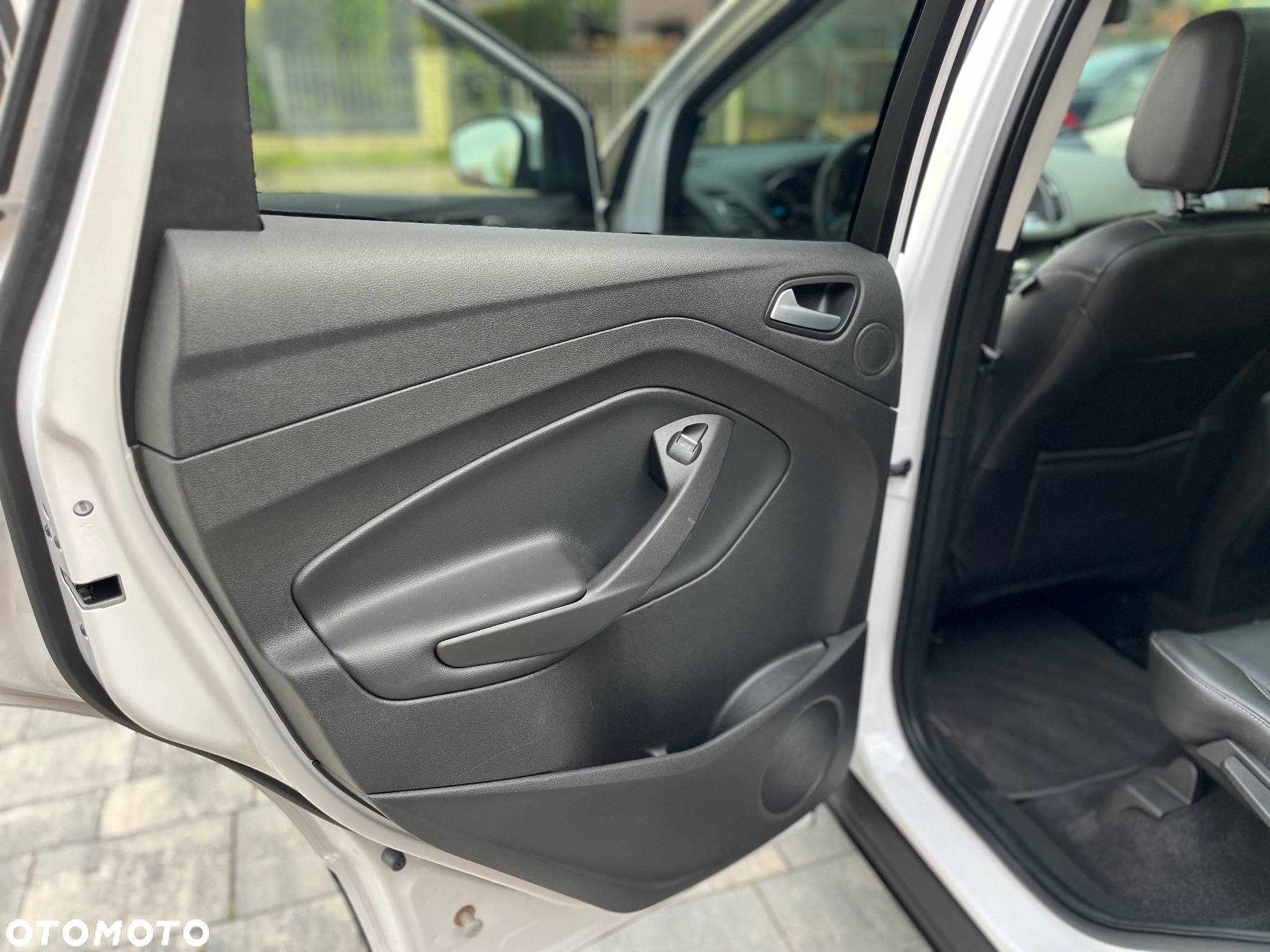 Ford Kuga 1.5 EcoBoost 4WD Titanium - 14