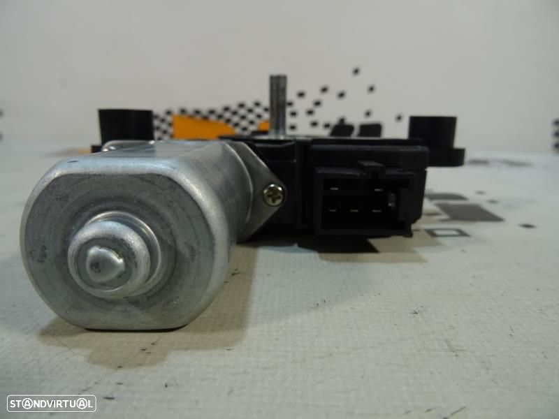 Motor Do Elevador De Vidro Traseiro Direito Mercedes-Benz C-Class (W20 - 3