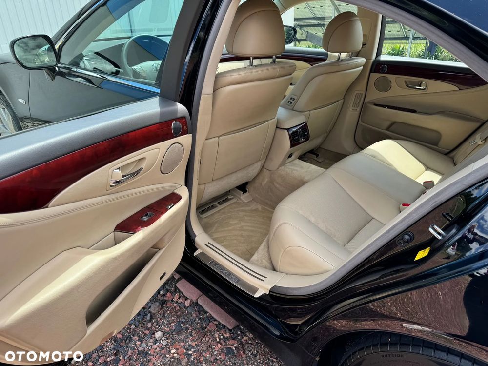 Lexus LS 600h Elegance - 11