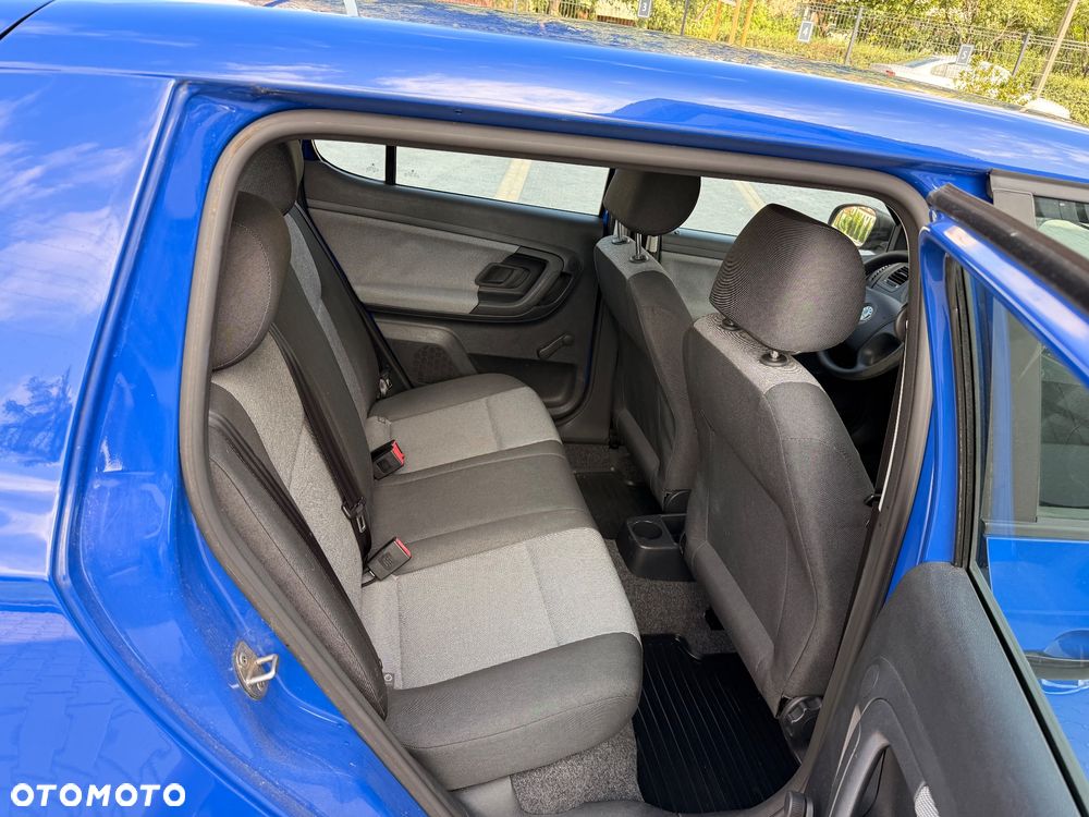Skoda Fabia 1.2 HTP Ambiente - 10