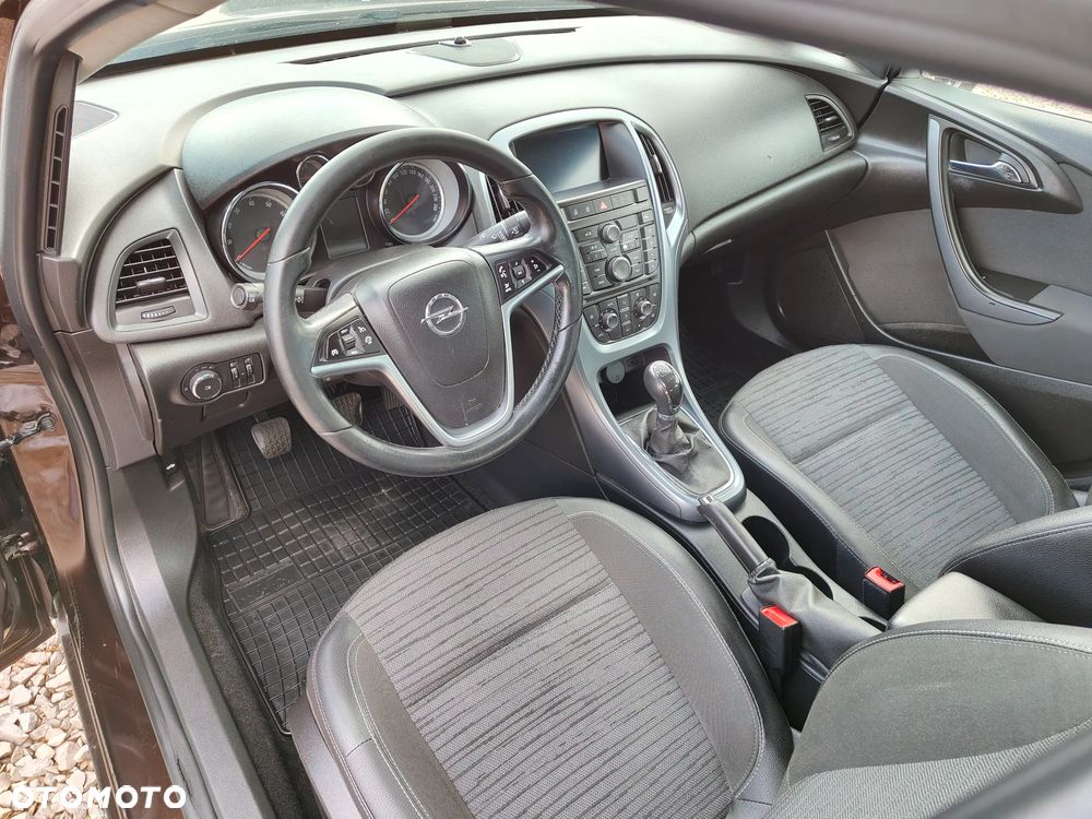 Opel Astra 1.4 T Executive EU6 - 9
