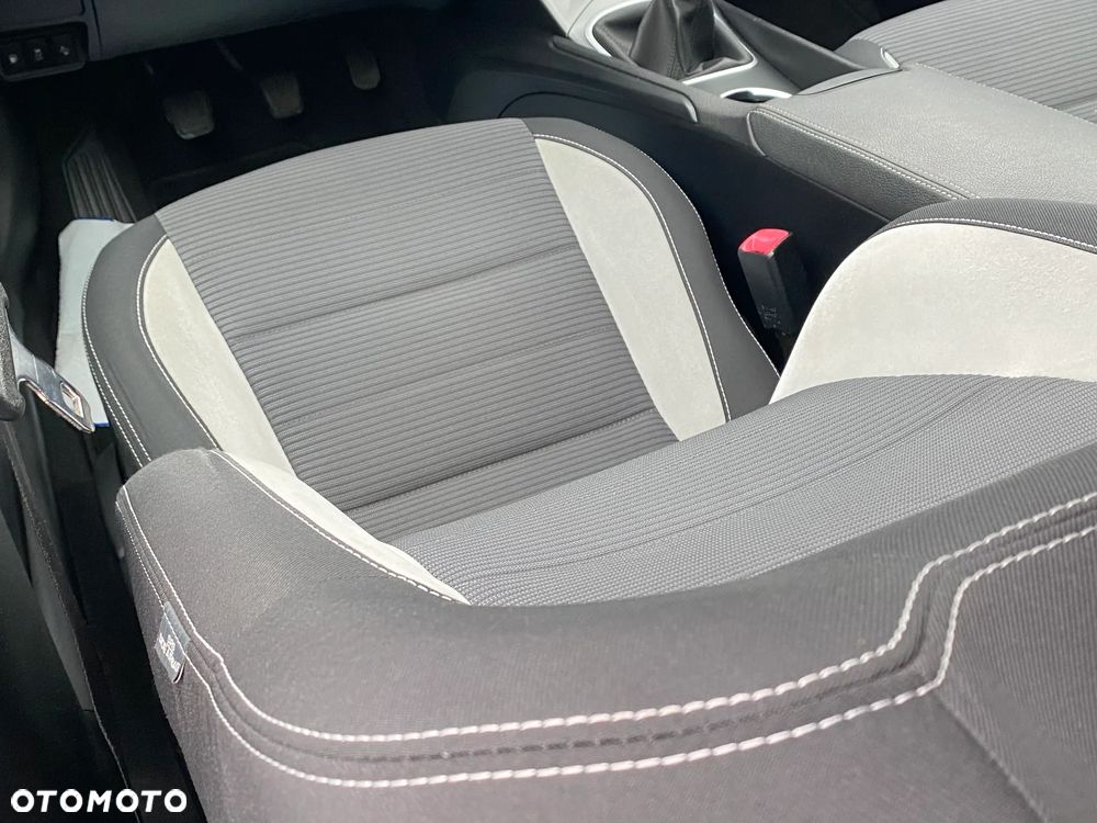 Toyota Avensis 2.0 D-4D Prestige - 34