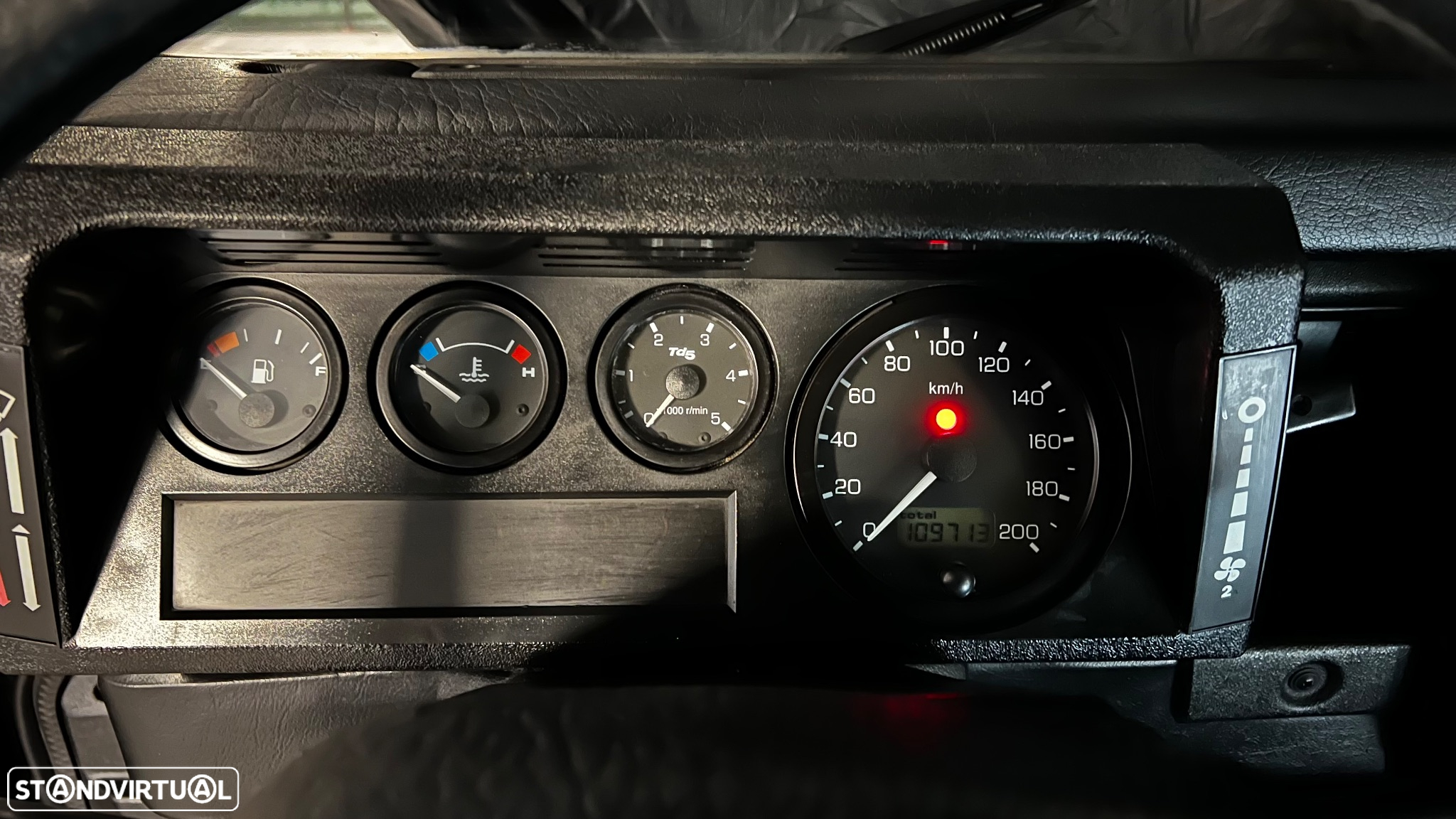 Land Rover Defender 90 SW 2.5 Td5 S - 14