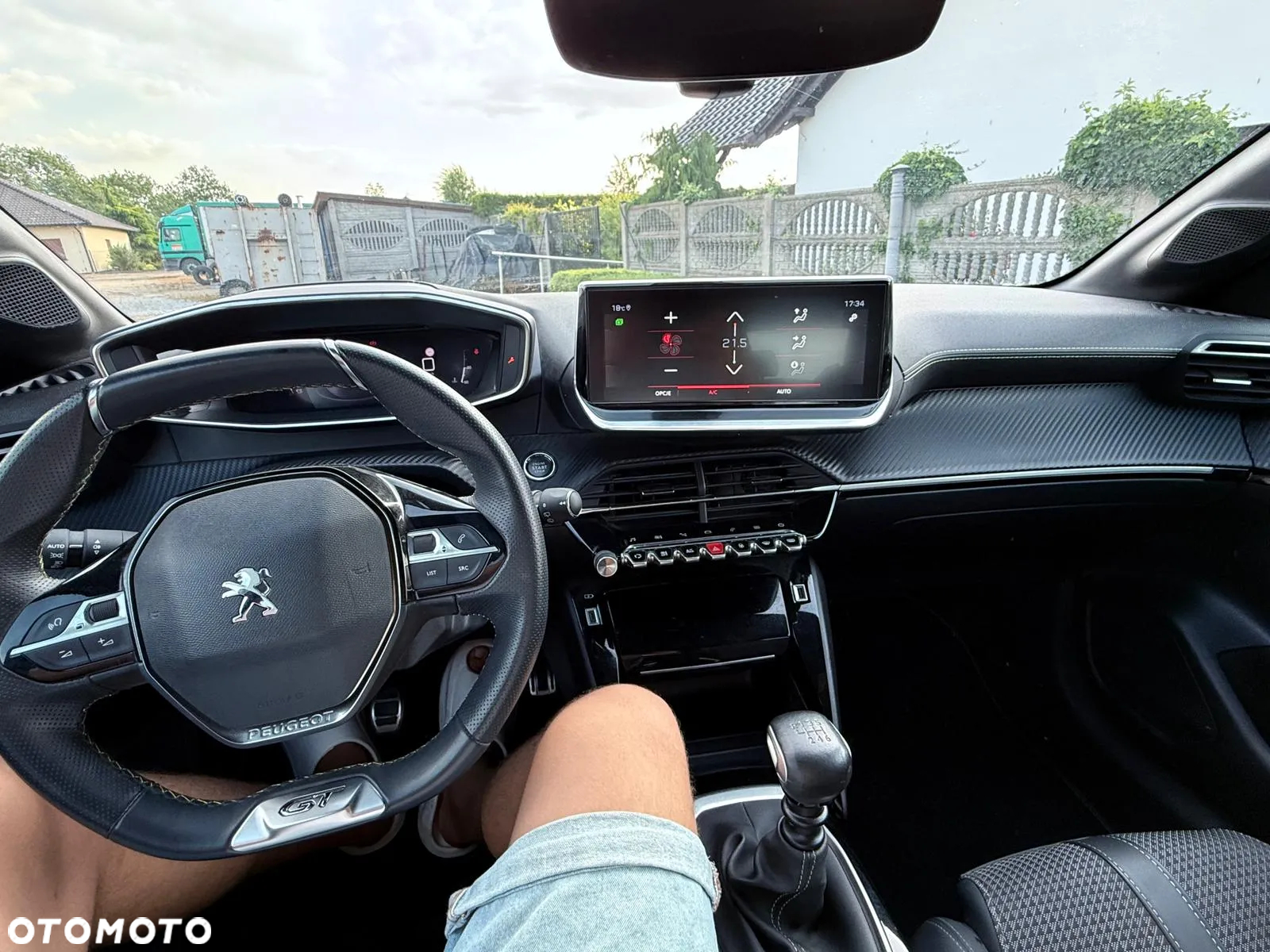 Peugeot 208 PureTech 100 GT - 22