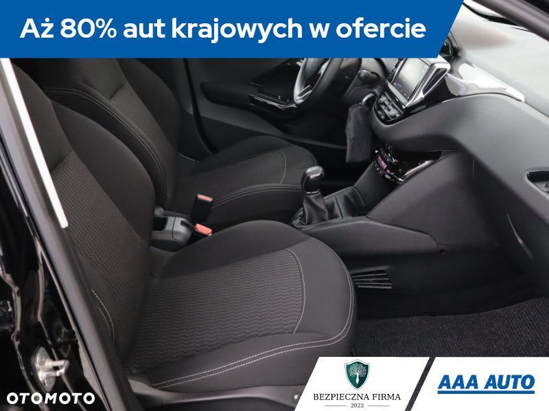 Peugeot 208 - 11