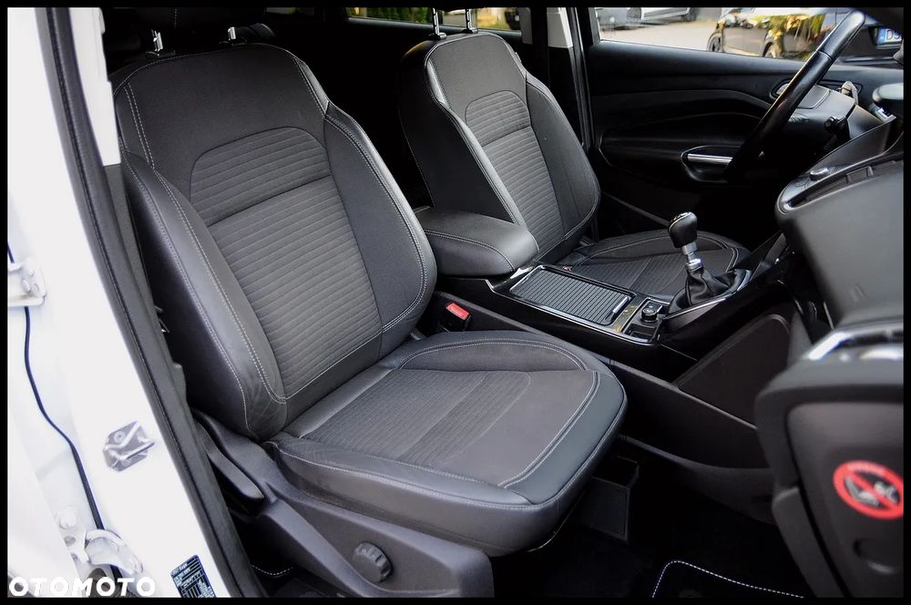 Ford Kuga 2.0 TDCi 4WD Titanium - 25