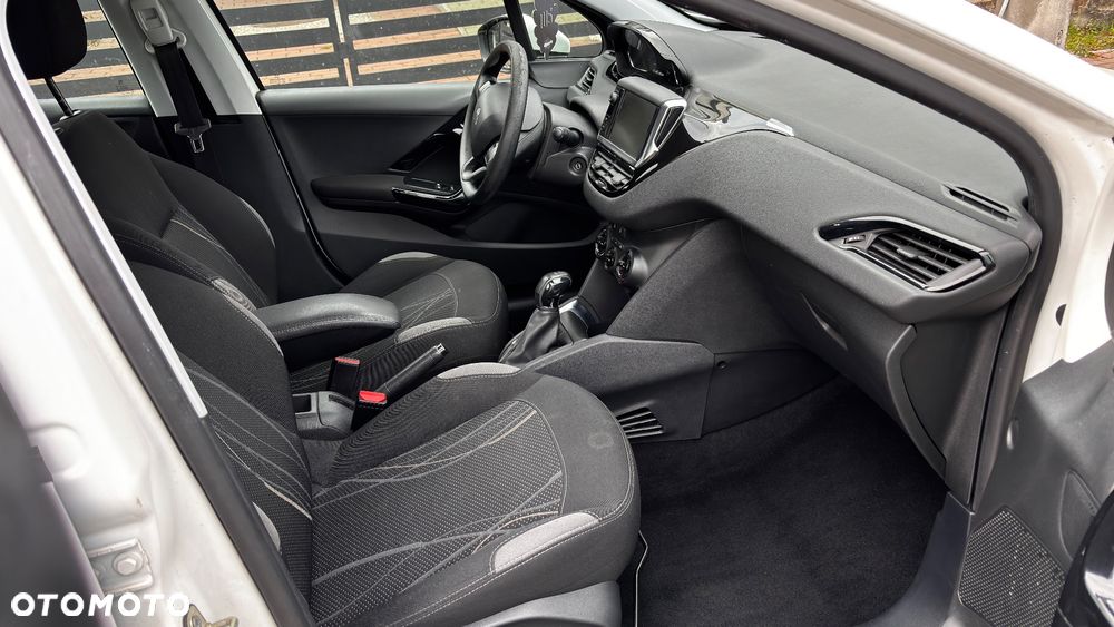 Peugeot 208 1.4 HDi Active - 11