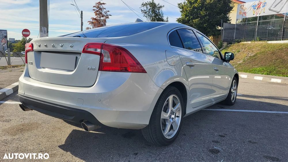 Volvo S60 D5 Summum - 6