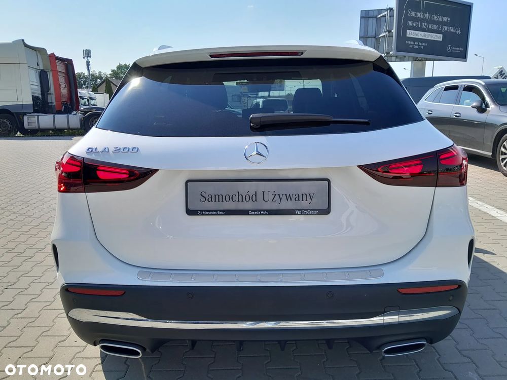 Mercedes-Benz GLA 200 AMG Line - 4