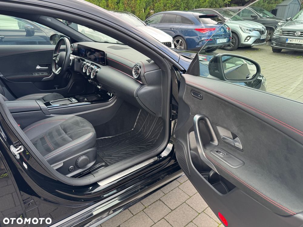 Mercedes-Benz CLA 200 d AMG Line 8G-DCT - 28