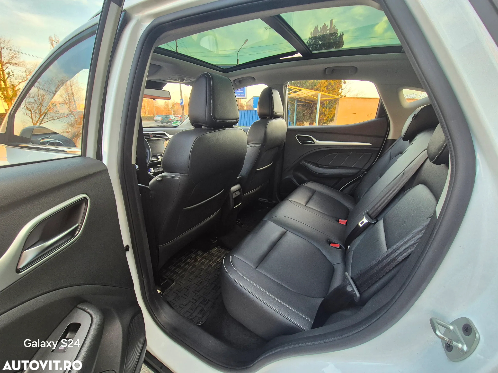 MG ZS EV Luxury - 13