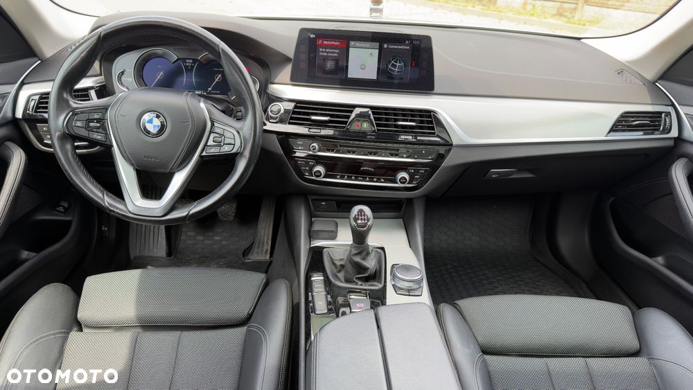 BMW Seria 5 520d Sport Line - 8