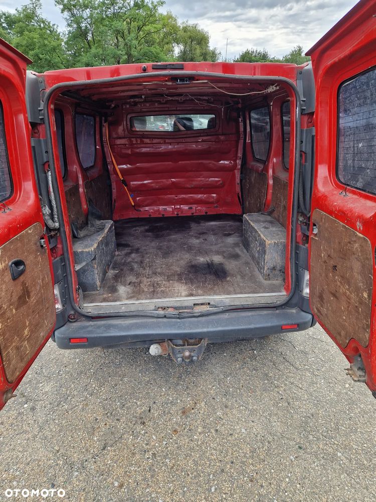 Nissan Primaster - 5