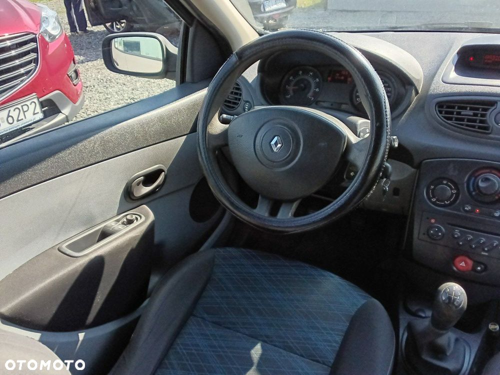 Renault Clio - 15