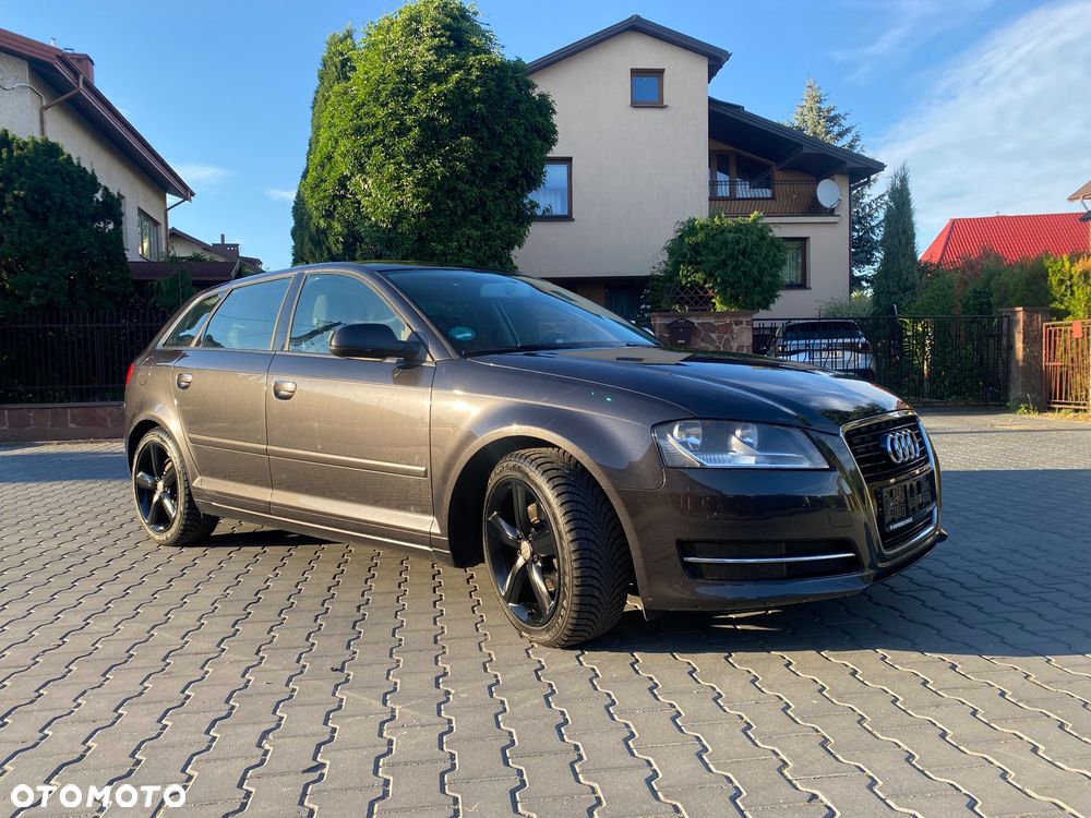 Audi A3 Sportback - 1