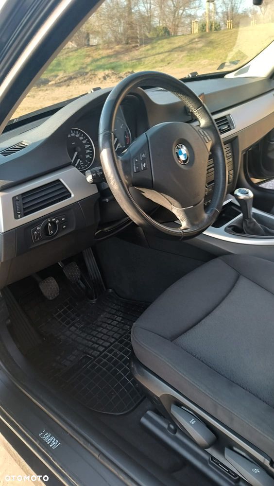BMW Seria 3 320d DPF Edition Fleet Sport - 9