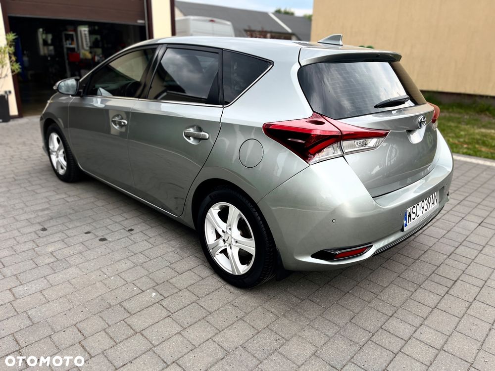 Toyota Auris 1.6 Premium - 13