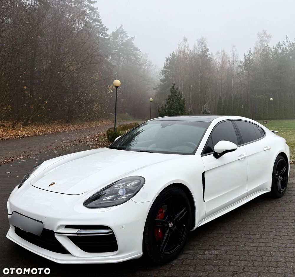 Porsche Panamera - 3