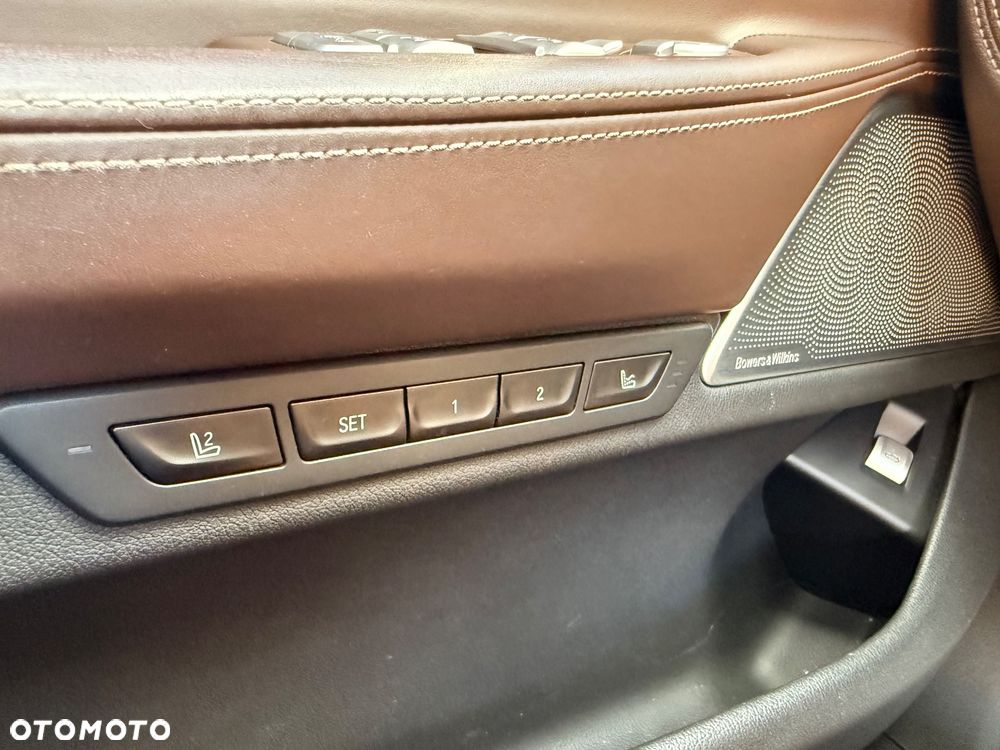 BMW Seria 7 750Li - 35