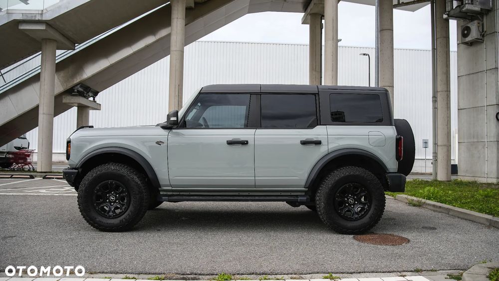 Ford Bronco - 4