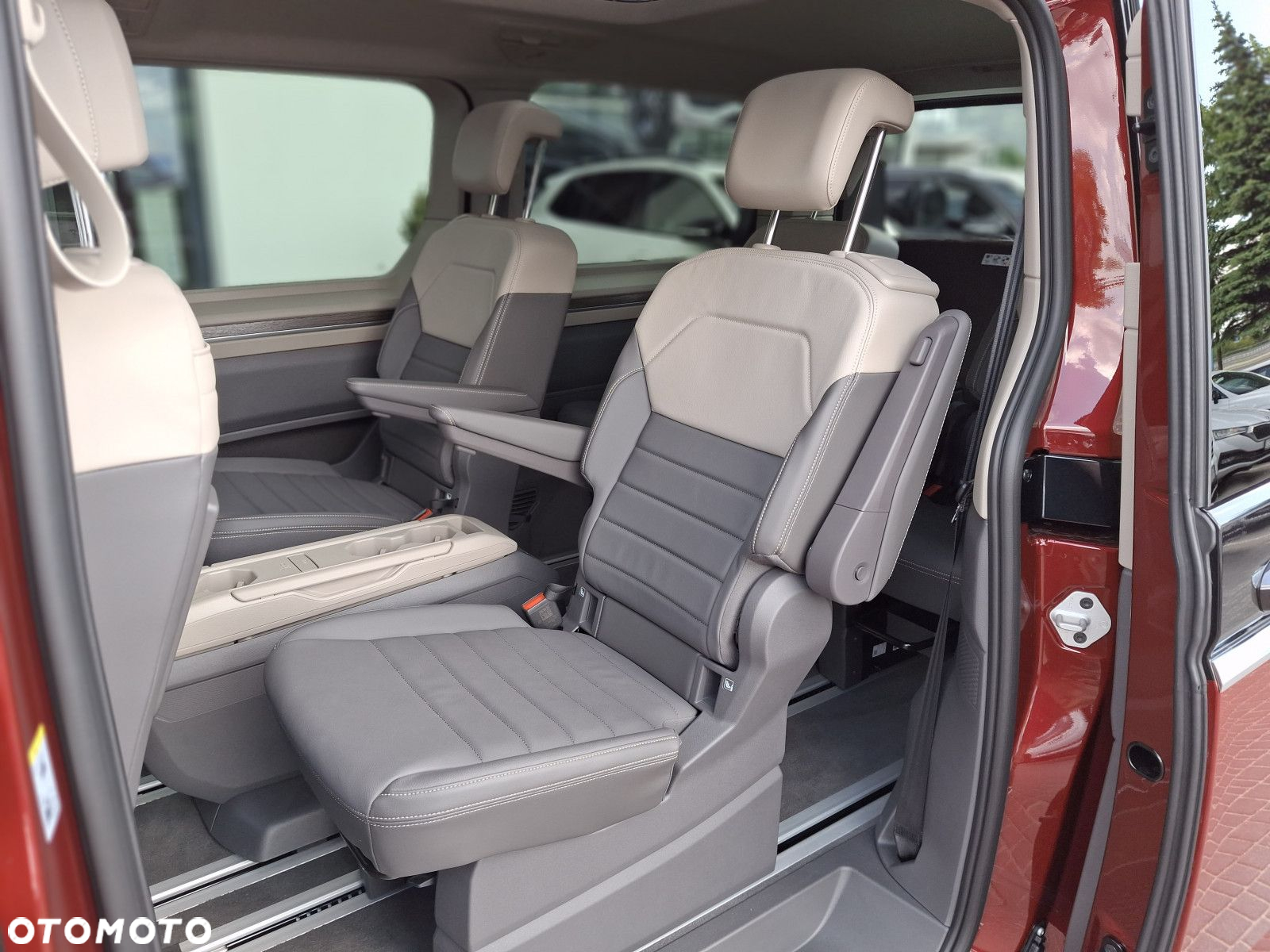 Volkswagen Multivan - 17