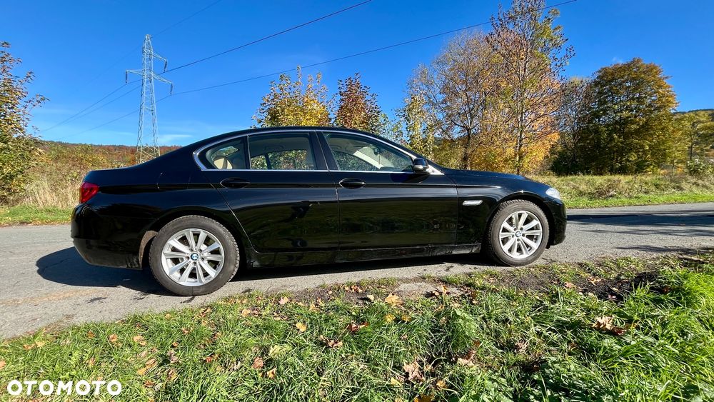 BMW Seria 5 528i xDrive - 2
