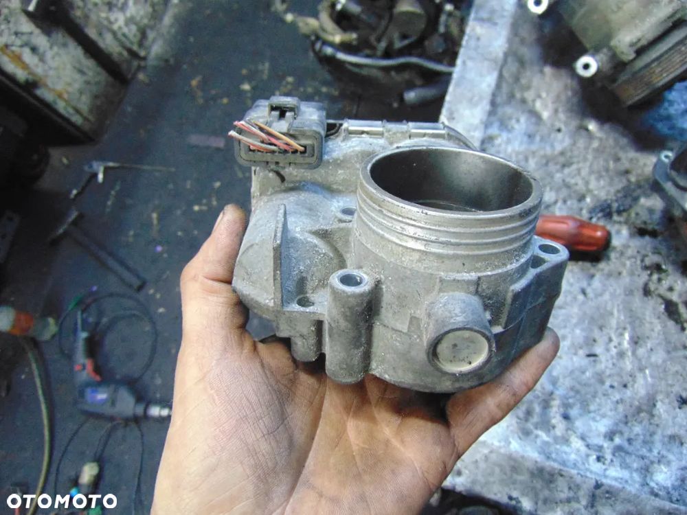 przepustnica peugeot 307 1,6 16 v - 3