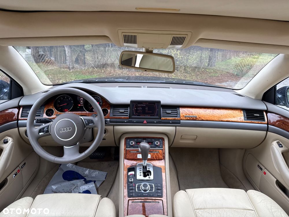 Audi A8 4.2 Quattro - 24