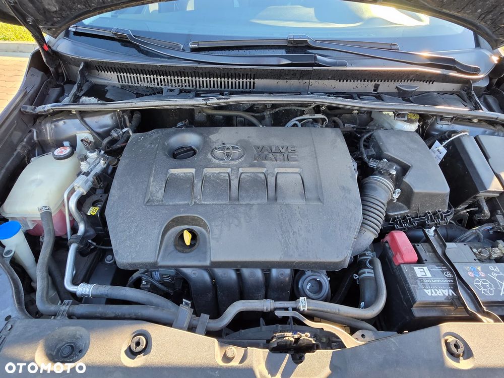 Toyota Avensis 1.8 Premium - 10