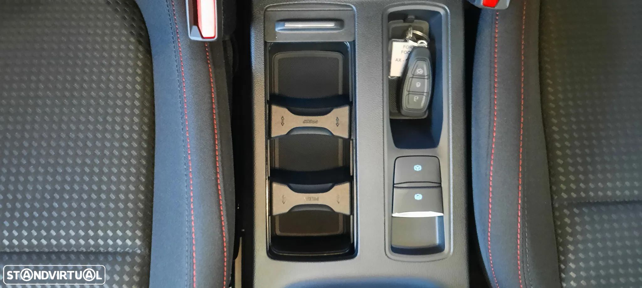 Ford Focus 1.0 EcoBoost MHEV ST-Line - 33