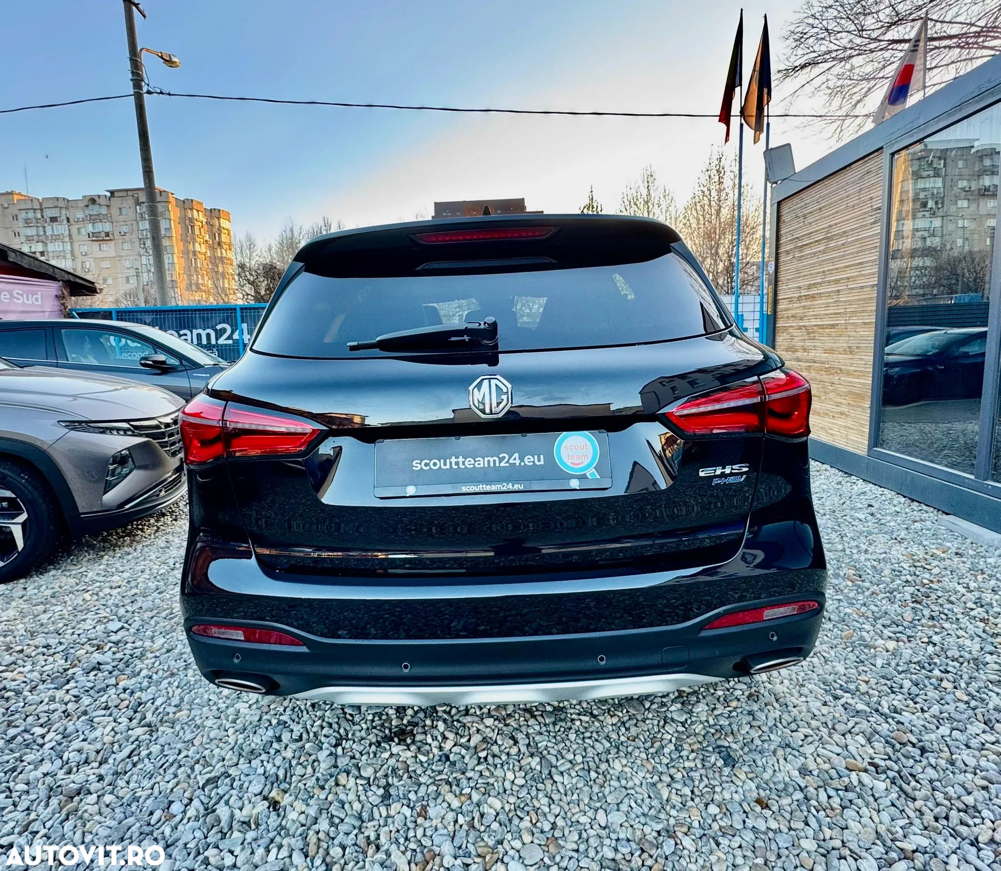 MG EHS 1.5T-GDI PHEV Luxury - 4