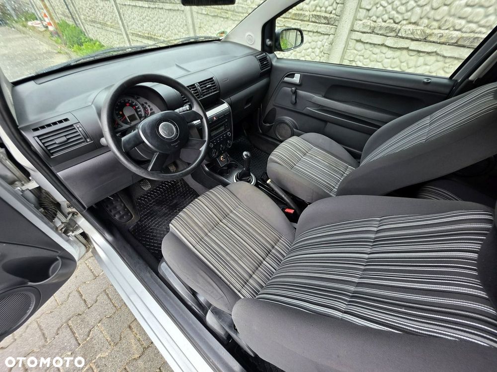 Volkswagen Fox - 11