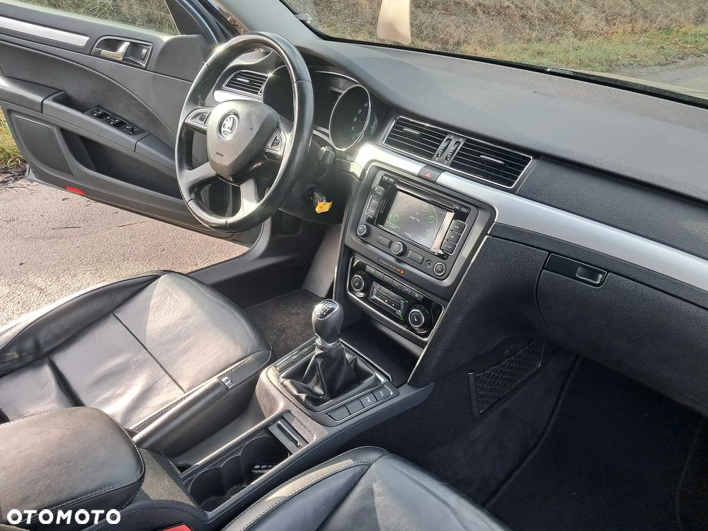 Skoda Superb 1.6 TDI Green tec Ambition - 9