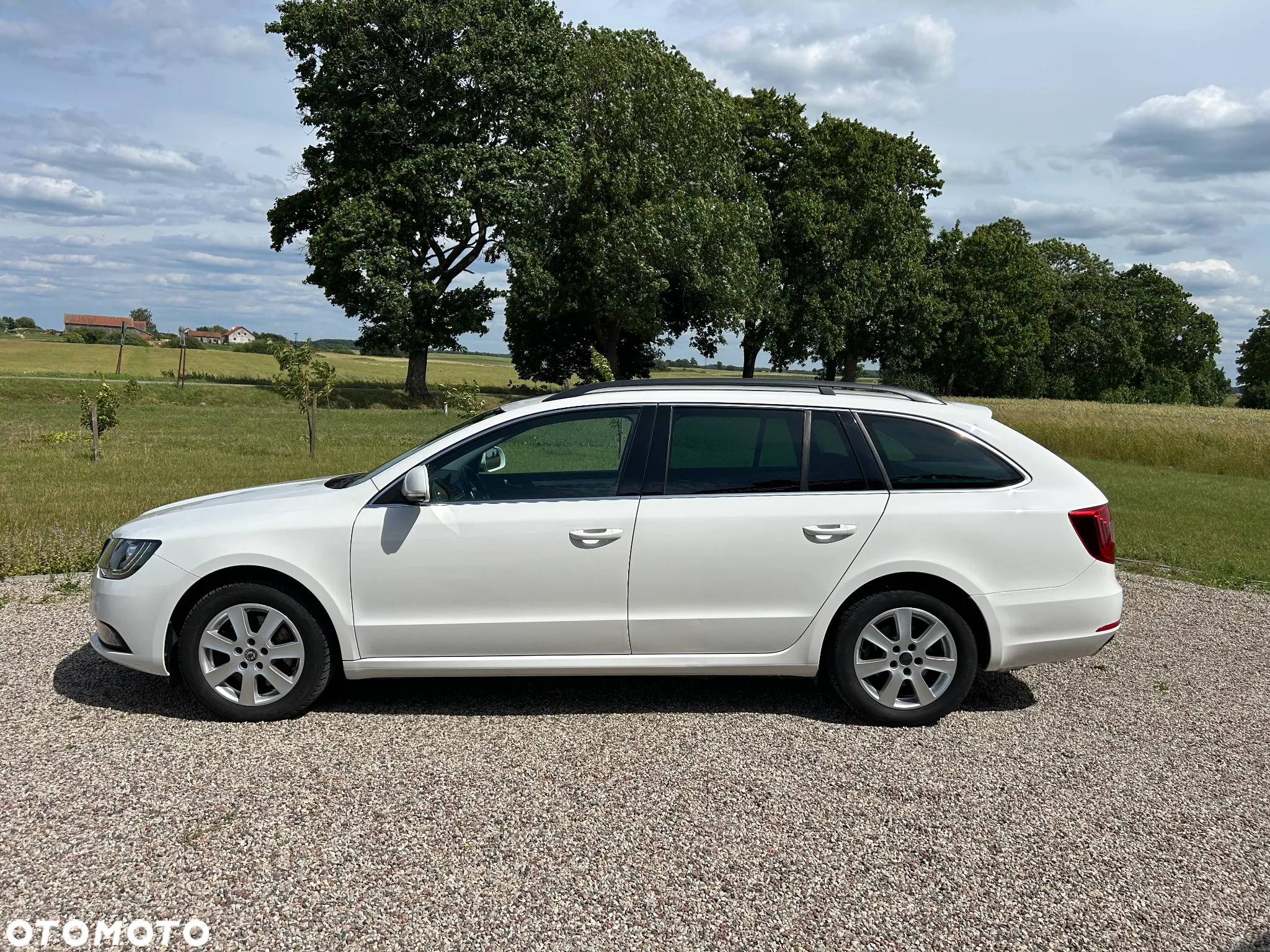 Skoda Superb 2.0 TDI DSG Ambition - 9
