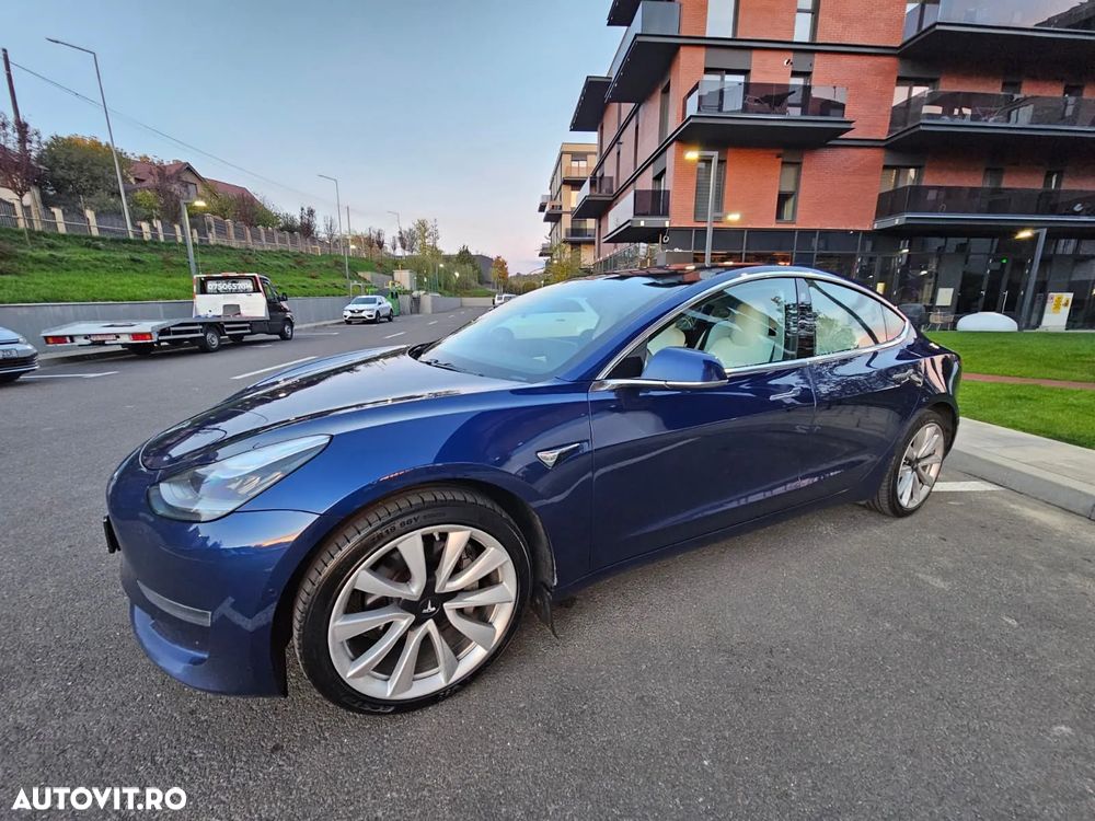 Tesla Model 3 Langstreckenbatterie Allradantrieb Dual Motor - 1