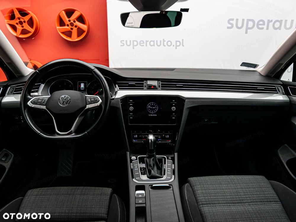 Volkswagen Passat - 11