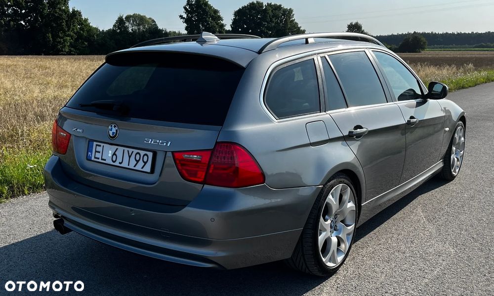 BMW Seria 3 325i xDrive - 3