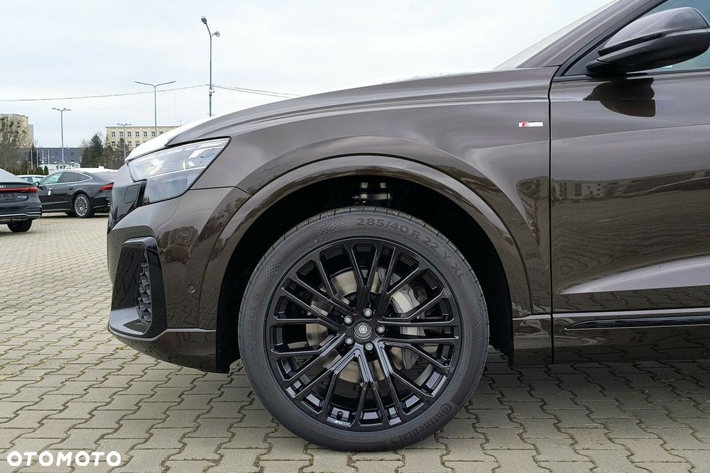 Audi Q8 - 8