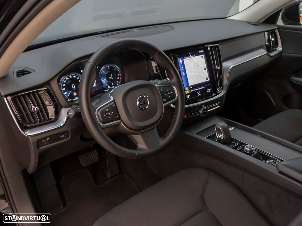 Volvo V60 2.0 B4 Momentum Plus Geartronic - 17