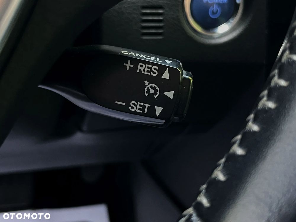 Toyota Auris Hybrid 135 Prestige - 22