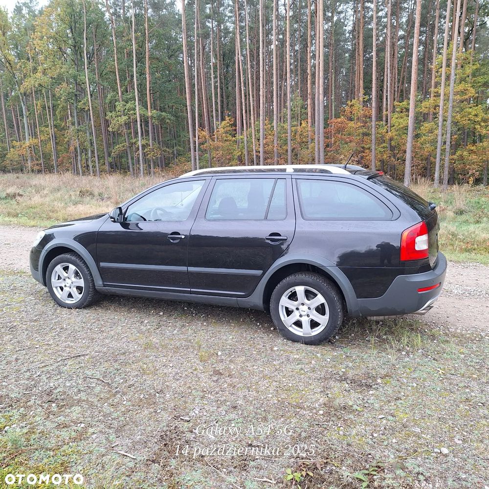 Skoda Octavia Combi 2.0 TDI DPF 4x4 Scout - 4