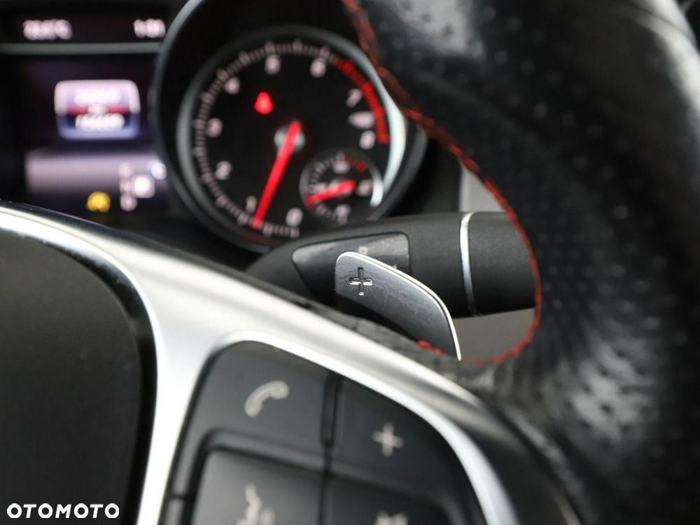 Mercedes-Benz CLA 180 7G-DCT AMG Line - 33