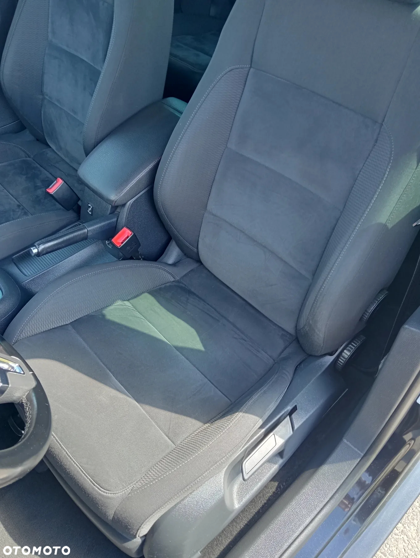 Volkswagen Golf VI 2.0 TDI Highline DSG - 29